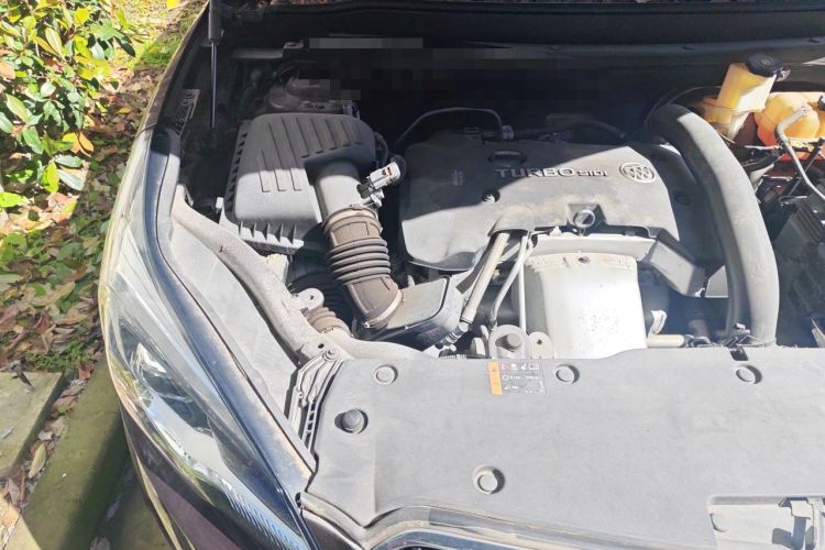 Used Buick Envision 2018 28T Four-Wheel Drive Elite Version Engine Bay Right