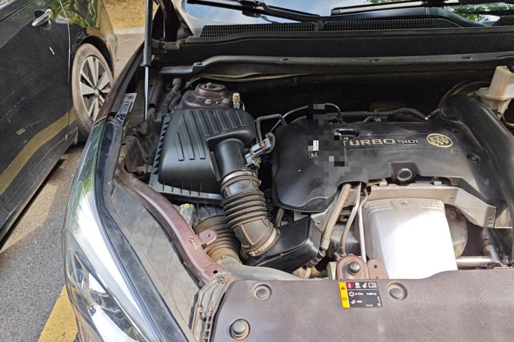 Used Buick Envision 2018 28T Four-Wheel Drive Luxury Model Engine Bay Right