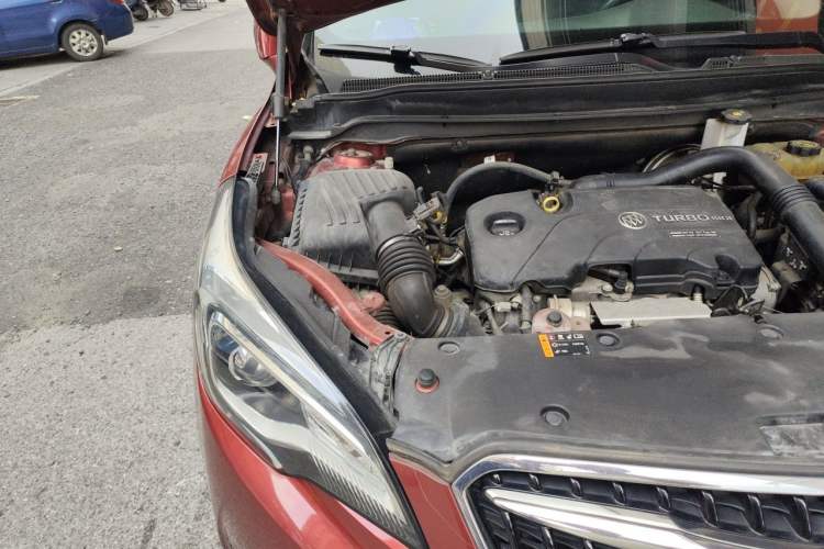 Used Buick Envision 2018 20T Two-Wheel-Drive Elite Model Engine Bay Right