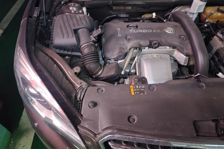 Used Buick Envision 2018 28T Four-Wheel Drive Luxury Model Engine Bay Right