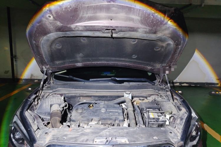 Used Buick Envision 2018 20T Two-Wheel-Drive Elite Model Engine Bay