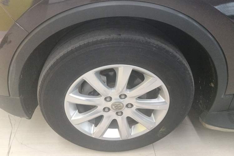 Used Buick Envision 2018 20T Two-Wheel-Drive Elite Model Exterior 4