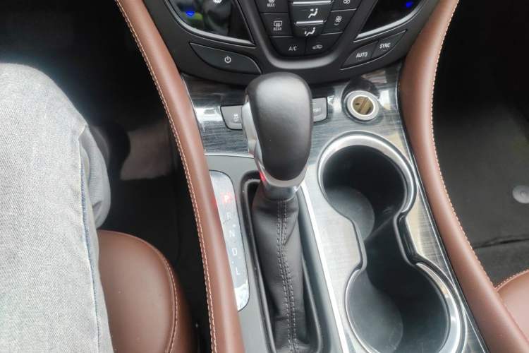 Used Buick Envision 2018 28T Four-Wheel Drive Luxury Model Gear Lever