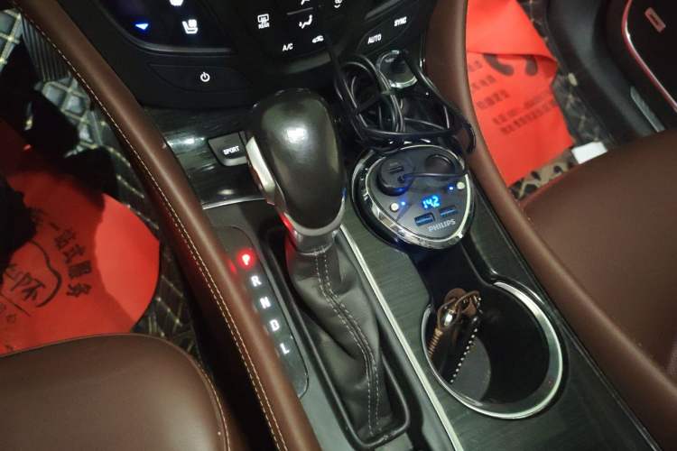 Used Buick Envision 2018 28T All-Wheel-Drive Versatile Sports Flagship Model Gear Lever