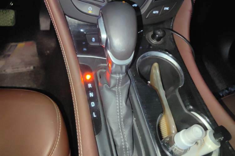 Used Buick Envision 2018 28T Four-Wheel Drive Elite Version Gear Lever