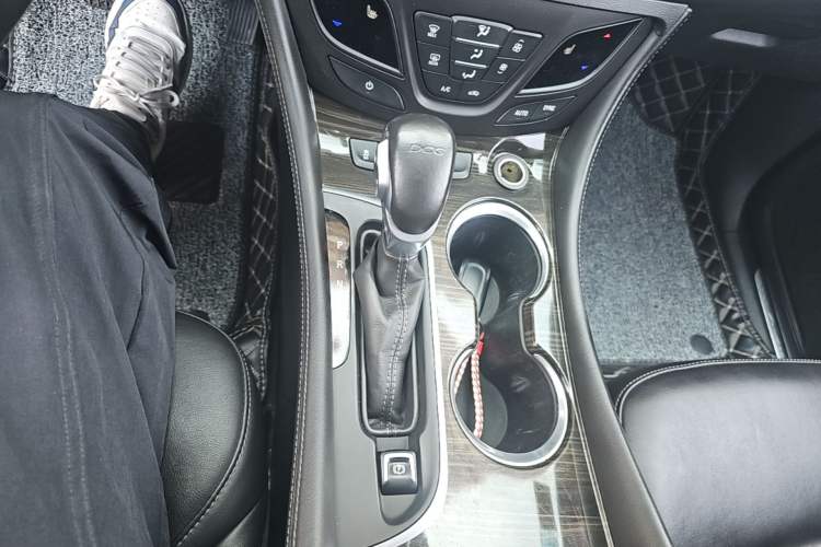 Used Buick Envision 2018 20T Two-Wheel-Drive Elite Model Gear Lever