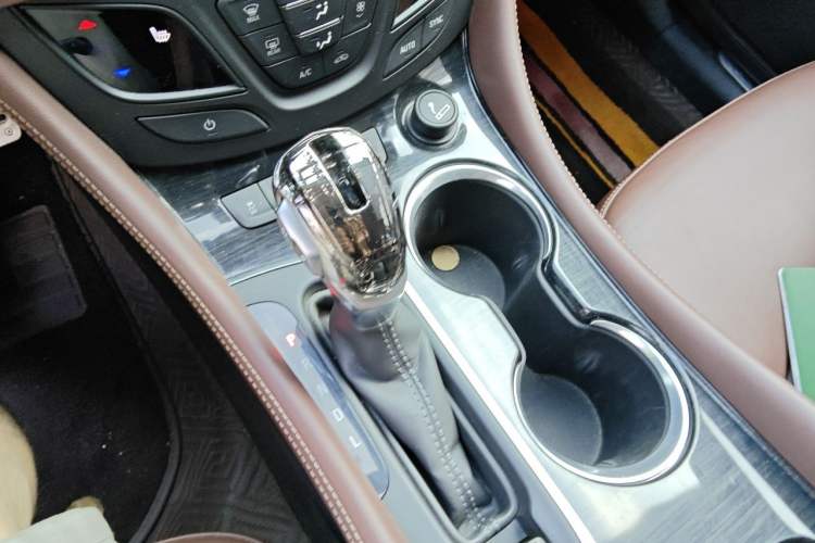 Used Buick Envision 2018 28T Four-Wheel Drive Elite Version Gear Lever