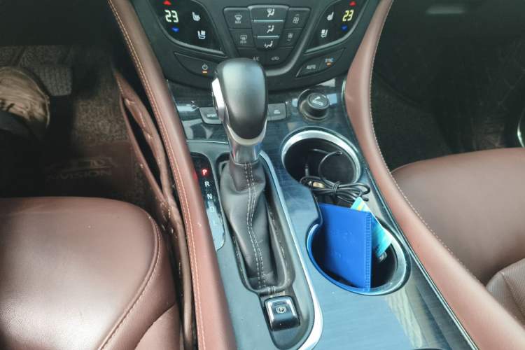 Used Buick Envision 2018 28T All-Wheel-Drive Versatile Sports Flagship Model Gear Lever