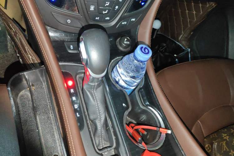 Used Buick Envision 2018 28T Four-Wheel Drive Elite Version Gear Lever