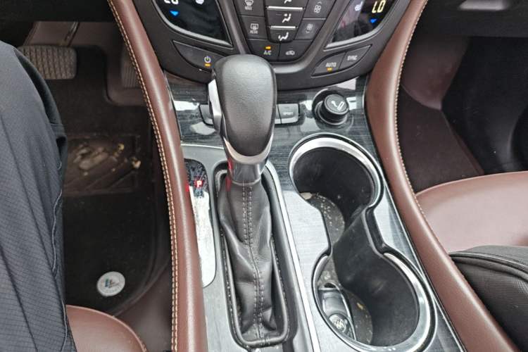 Used Buick Envision 2018 28T Four-Wheel Drive Elite Version Gear Lever