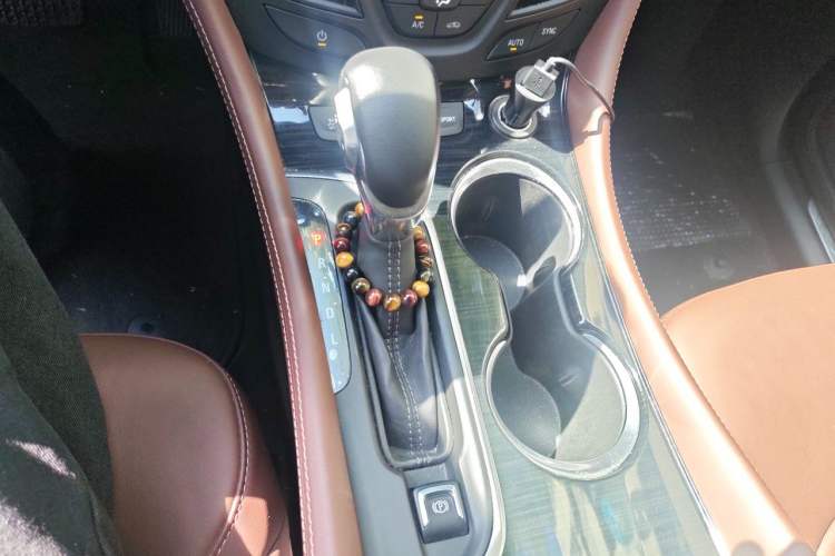 Used Buick Envision 2018 28T Four-Wheel Drive Elite Version Gear Lever