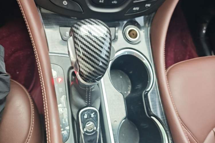 Used Buick Envision 2018 28T Four-Wheel Drive Elite Version Gear Lever