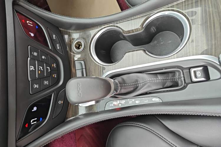 Used Buick Envision 2018 20T Two-Wheel-Drive Elite Model Gear Lever