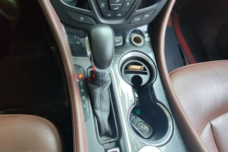 Used Buick Envision 2018 28T Four-Wheel Drive Elite Version Gear Lever