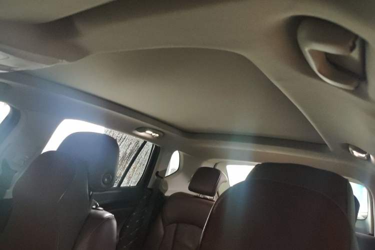 Used Buick Envision 2018 28T All-Wheel-Drive Versatile Sports Flagship Model Headliner