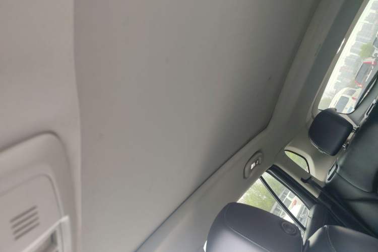 Used Buick Envision 2018 20T Two-Wheel-Drive Elite Model Headliner