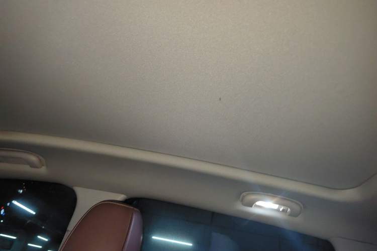 Used Buick Envision 2018 28T Four-Wheel Drive Elite Version Headliner