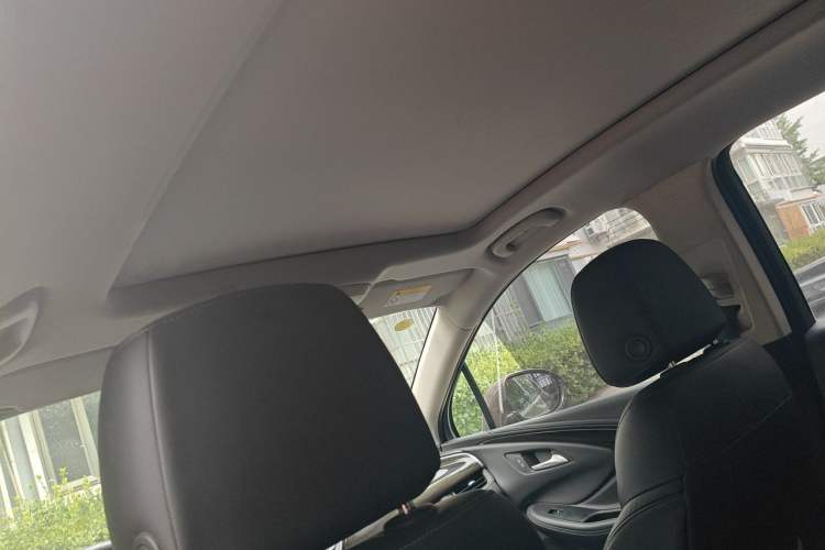 Used Buick Envision 2018 20T Two-Wheel-Drive Elite Model Headliner