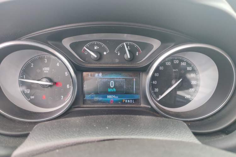 Used Buick Envision 2018 20T Two-Wheel-Drive Elite Model Instrument Cluster