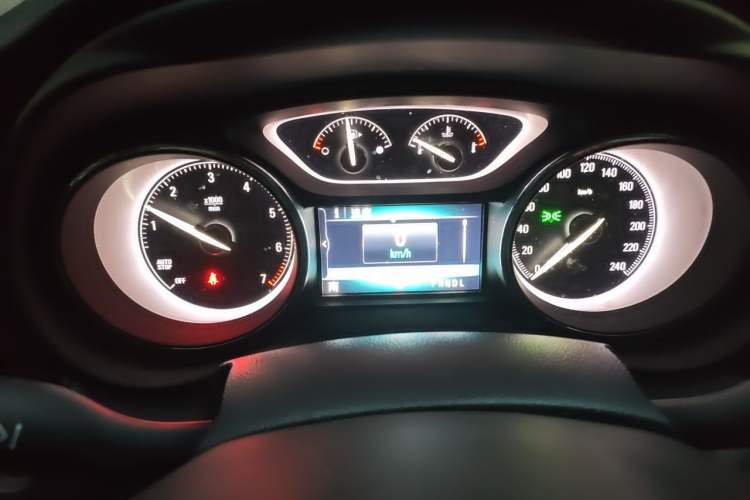 Used Buick Envision 2018 28T Four-Wheel Drive Elite Version Instrument Cluster