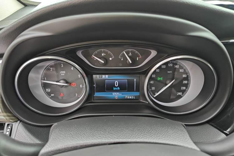 Used Buick Envision 2018 20T Two-Wheel-Drive Elite Model Instrument Cluster