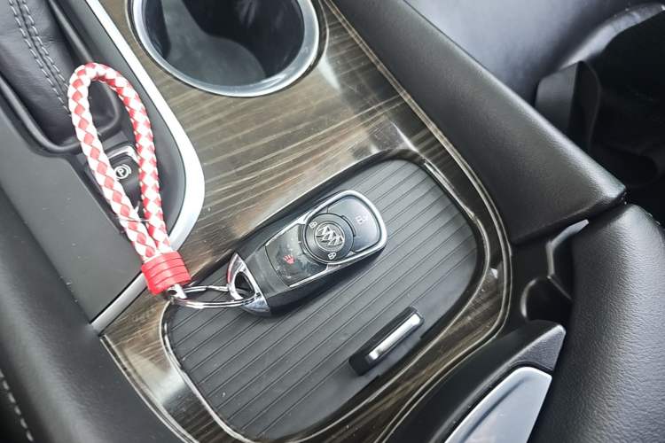 Used Buick Envision 2018 20T Two-Wheel-Drive Elite Model Interior 1