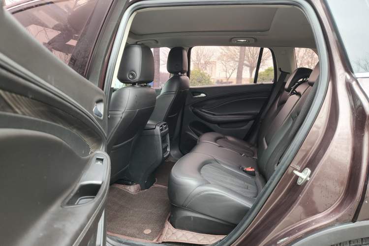 Used Buick Envision 2018 20T Two-Wheel-Drive Leading Model Interior 1