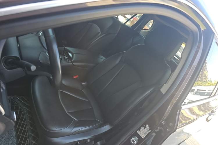 Used Buick Envision 2018 20T Two-Wheel-Drive Elite Model Left Front Seat