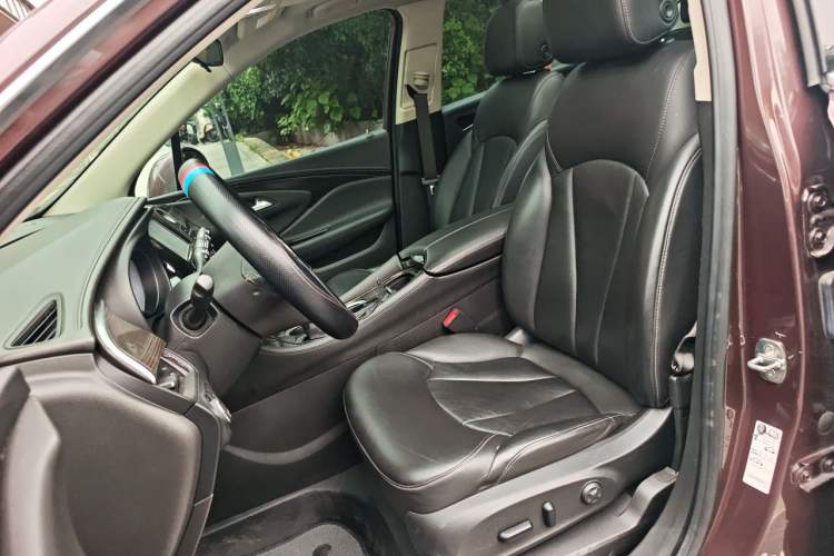 Used Buick Envision 2018 20T Two-Wheel-Drive Elite Model Left Front Seat