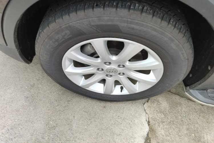 Used Buick Envision 2018 20T Two-Wheel-Drive Leading Model Left Front Wheel Hub