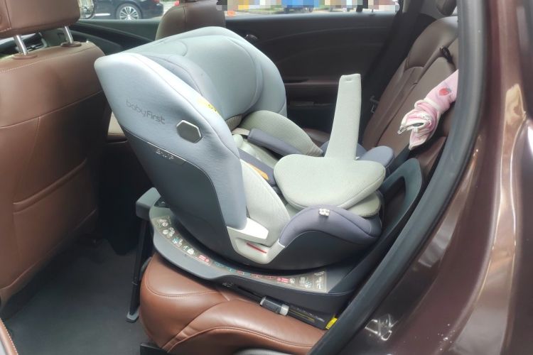 Used Buick Envision 2018 28T Four-Wheel Drive Luxury Model Left Rear Seat