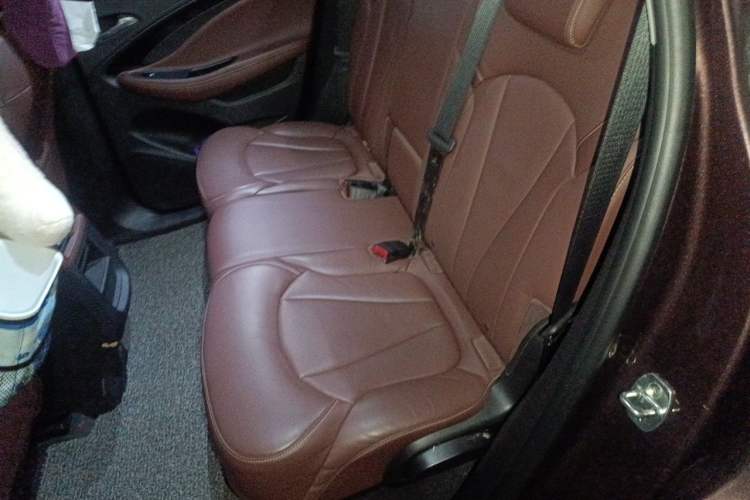 Used Buick Envision 2018 28T Four-Wheel Drive Luxury Model Left Rear Seat