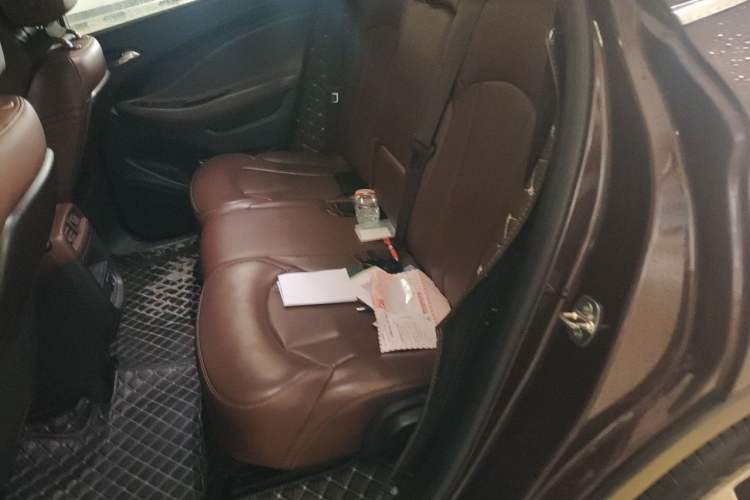 Used Buick Envision 2018 28T All-Wheel-Drive Versatile Sports Flagship Model Left Rear Seat