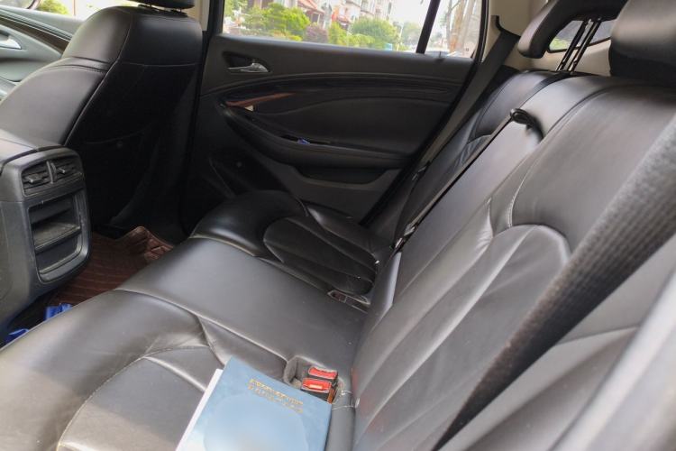 Used Buick Envision 2018 20T Two-Wheel-Drive Elite Model Left Rear Seat