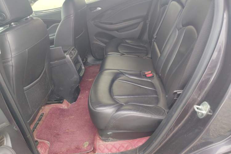 Used Buick Envision 2018 20T Two-Wheel-Drive Elite Model Left Rear Seat