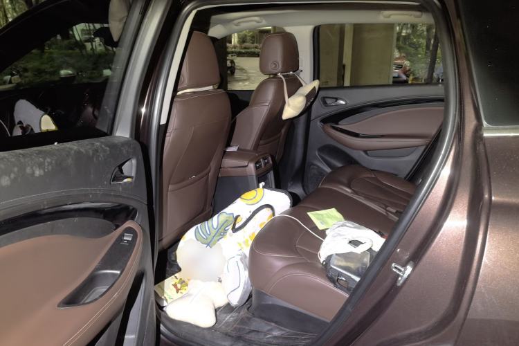 Used Buick Envision 2018 20T Two-Wheel Drive Luxury Model Left Rear Seat
