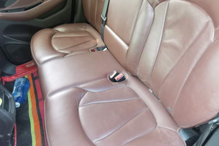 Used Buick Envision 2018 20T Two-Wheel Drive Luxury Model Left Rear Seat
