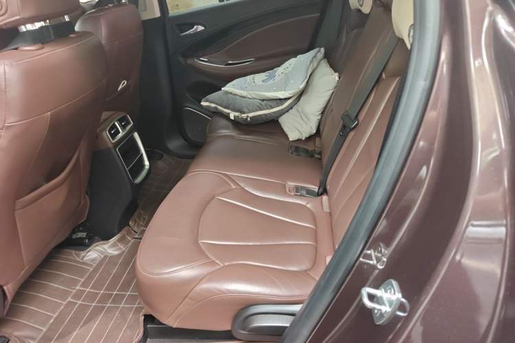 Used Buick Envision 2018 28T Four-Wheel Drive Luxury Model Left Rear Seat