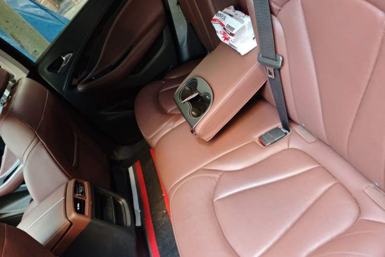Used Buick Envision 2018 28T Four-Wheel Drive Luxury Model Left Rear Seat