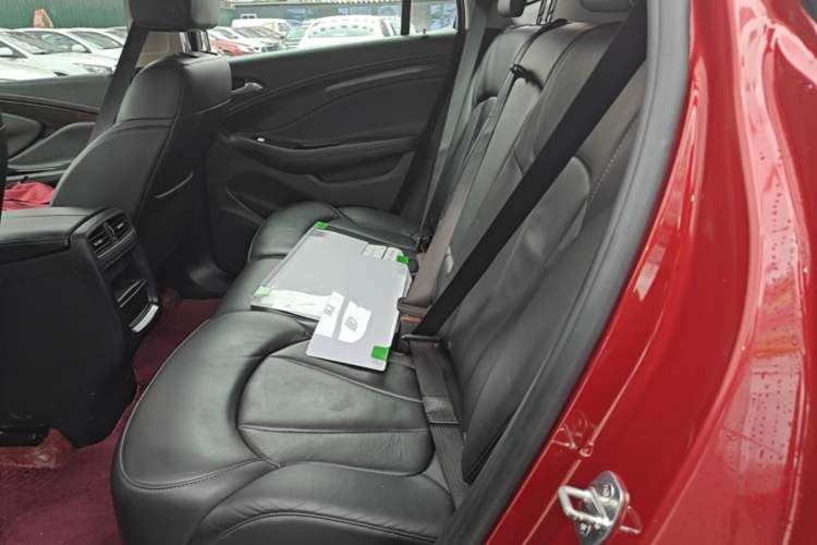 Used Buick Envision 2018 20T Two-Wheel-Drive Elite Model Left Rear Seat