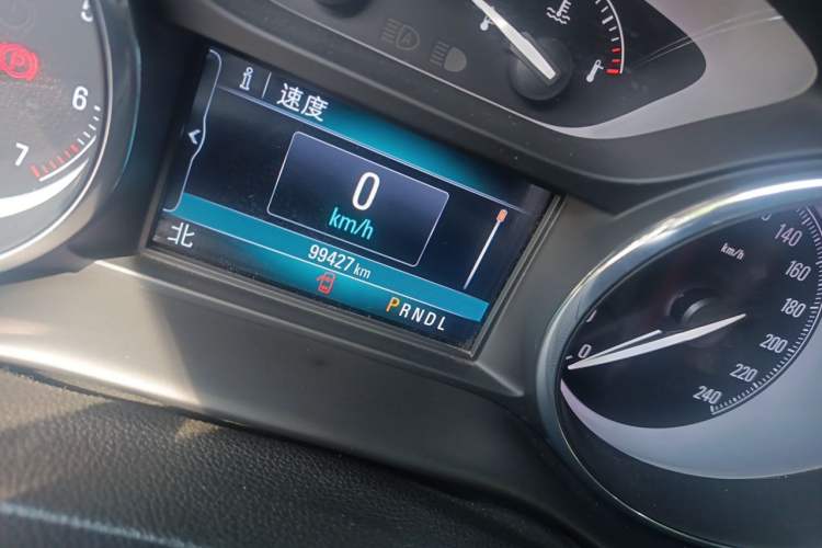 Used Buick Envision 2018 28T Four-Wheel Drive Elite Version Odometer Close Up