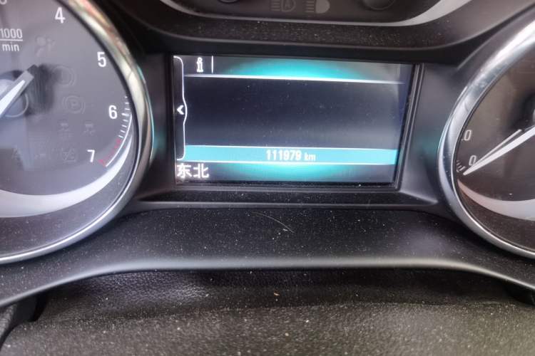 Used Buick Envision 2018 20T Two-Wheel Drive Luxury Model Odometer Close Up