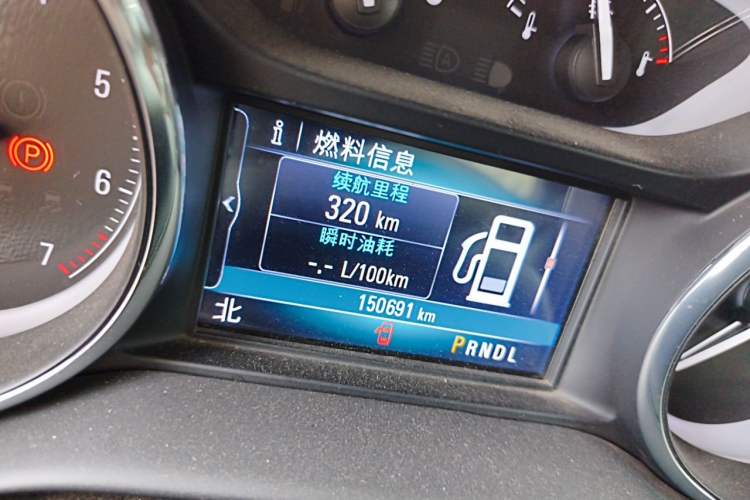 Used Buick Envision 2018 20T Two-Wheel Drive Luxury Model Odometer Close Up