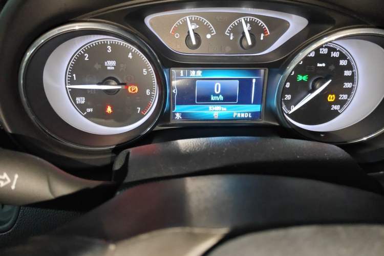 Used Buick Envision 2018 28T Four-Wheel Drive Elite Version Odometer Close Up