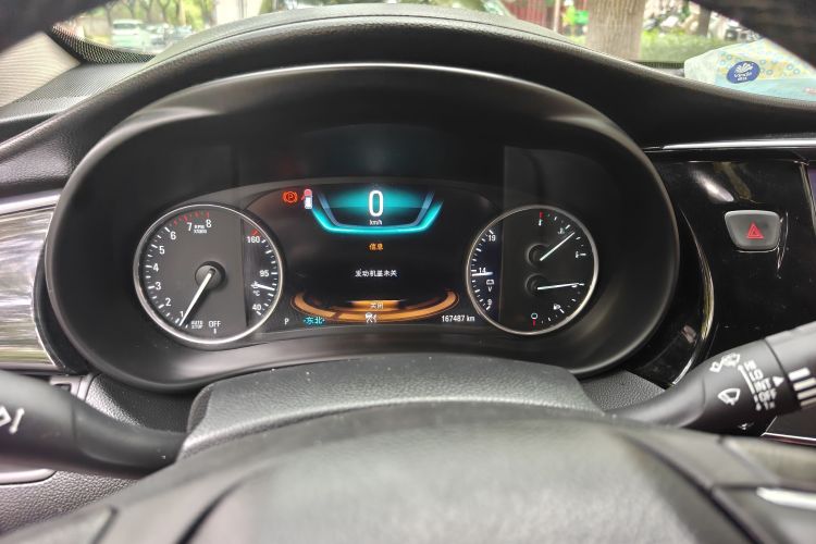Used Buick Envision 2018 28T Four-Wheel Drive Luxury Model Odometer Close Up