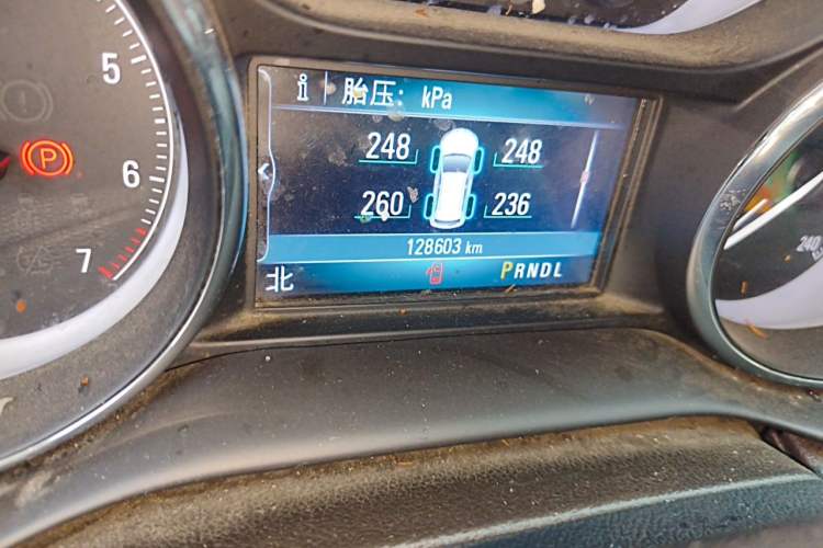 Used Buick Envision 2018 20T Two-Wheel Drive Luxury Model Odometer Close Up