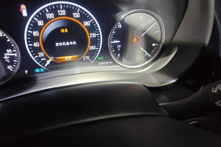 Used Buick Envision 2018 28T Four-Wheel Drive Luxury Model Odometer Close Up