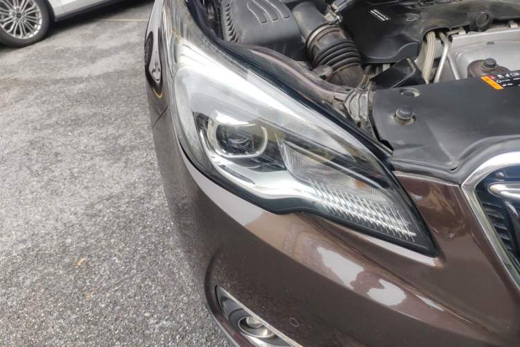 Used Buick Envision 2018 28T Four-Wheel Drive Luxury Model Right Front Headlight