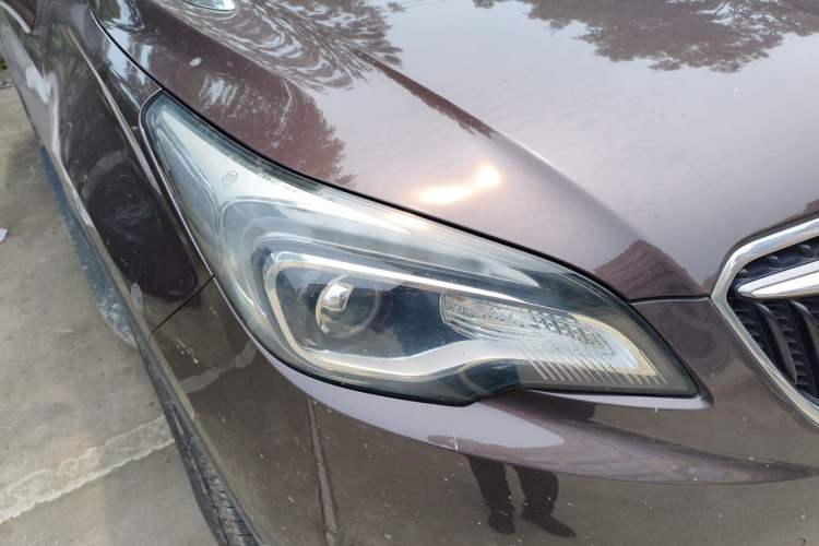 Used Buick Envision 2018 20T Two-Wheel-Drive Elite Model Right Front Headlight