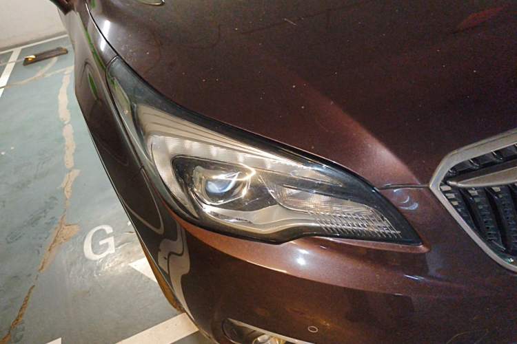 Used Buick Envision 2018 20T Two-Wheel Drive Luxury Model Right Front Headlight